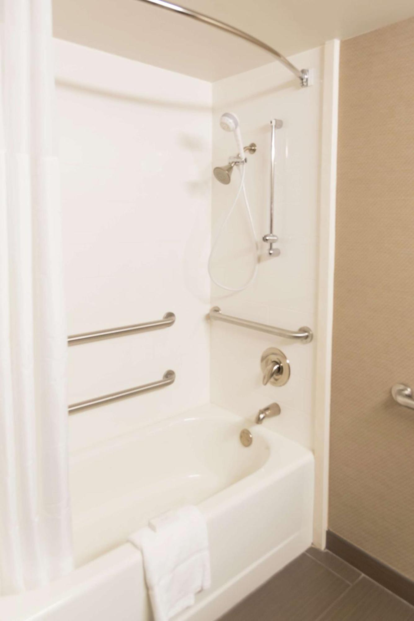 Hampton Inn Muskegon Muskegon Heights Zewnętrze zdjęcie